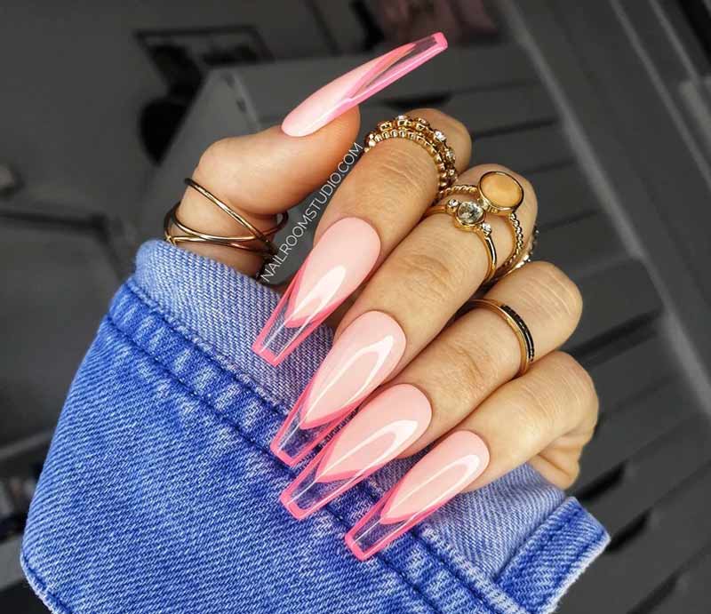 nail form thang màu hồng pastel thiết kế độc lạ