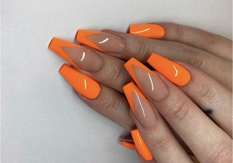 nail màu cam thiết kế cho da ngăm