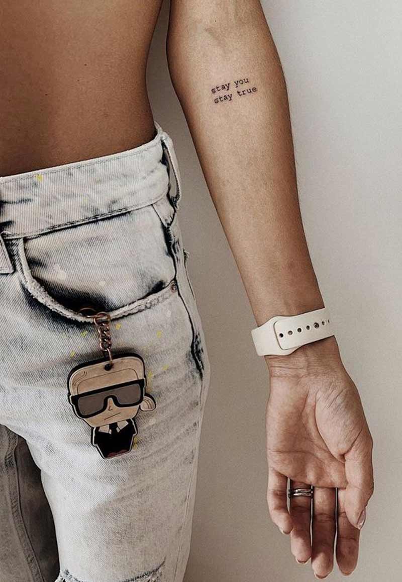 20 câu nói tiếng Pháp cho gợi ý hình xăm chữ ý nghĩa ELLE VN  Word  tattoos French tattoo French word tattoos